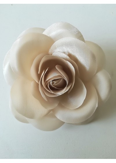 Изкуствено цвете-роза за брошка или коса в цвят екрю